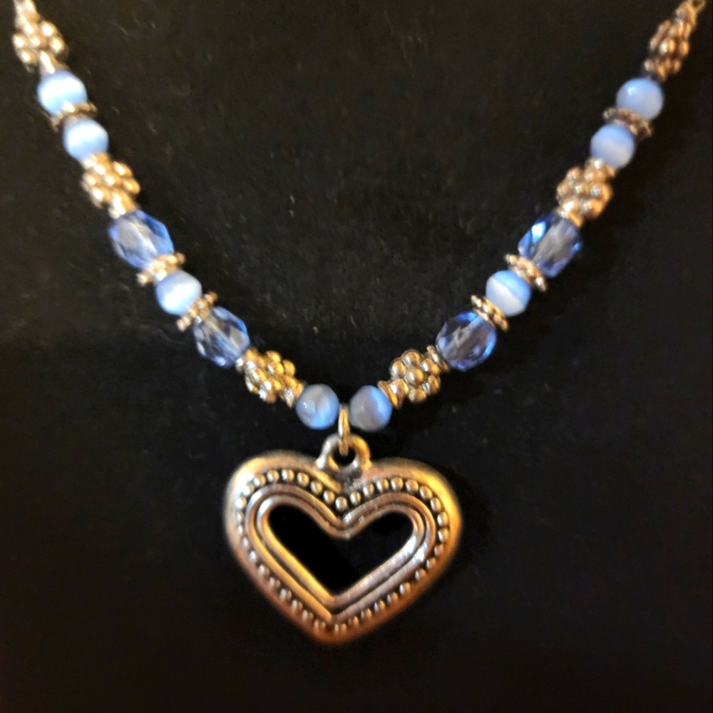 Cookie Lee Genuine Cat Eye Heart Necklace - Picture 3 of 6